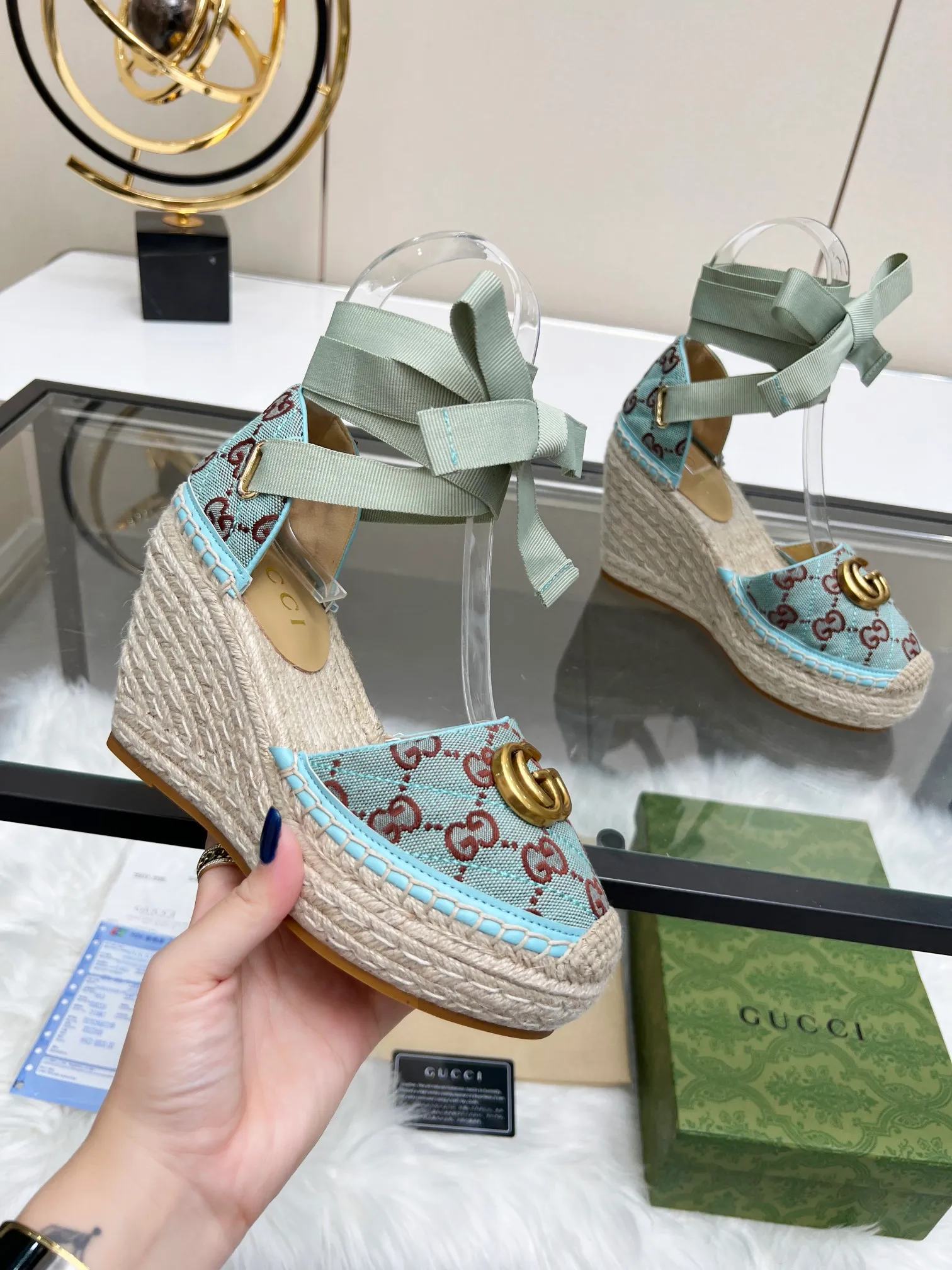 👟👟Ex-factory price 440👟👟 GUCCI wedge fisherman sandals, thick-soled straw, high-end quality, fabric: double G fabric, electric embroidery, lining: mixed sheepskin lining, yardage: 35 ~ 42, color: light blue. Dear new and old customers, the picture has been updated, please transfer the image to change. The upgraded version of the wedge heel currently has more than 40 colors. Transfer the image and sell it.